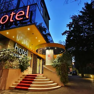 摩德纳中央公园酒店 酒店
